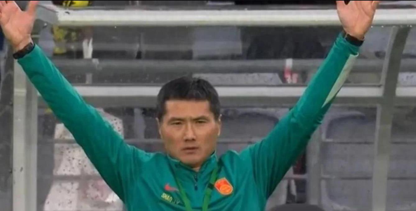 國足戰(zhàn)術(shù)變化分析_中國足球隊(duì)國際比賽表現(xiàn)_國足沖擊世界杯歷史