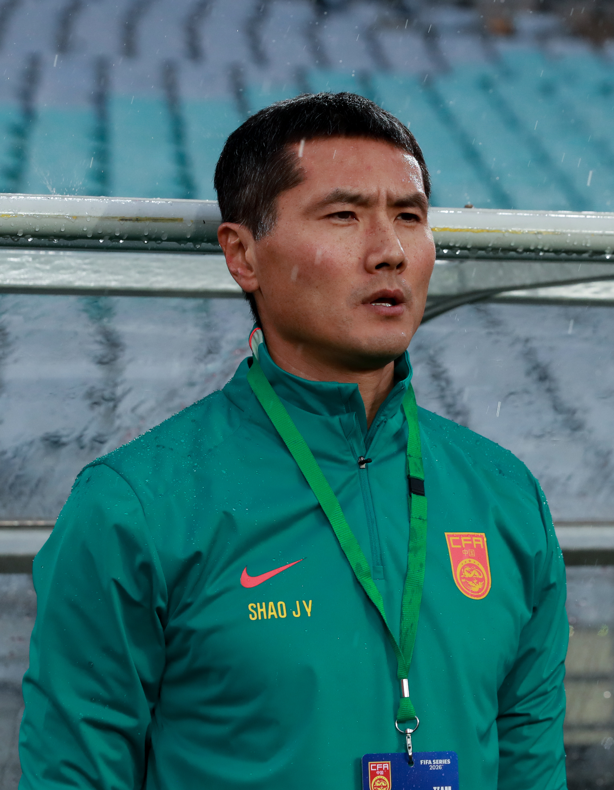 國足沖擊世界杯歷史_國足新帥邵佳一戰術應對喀麥隆_2026國足喀麥隆正式比賽首秀