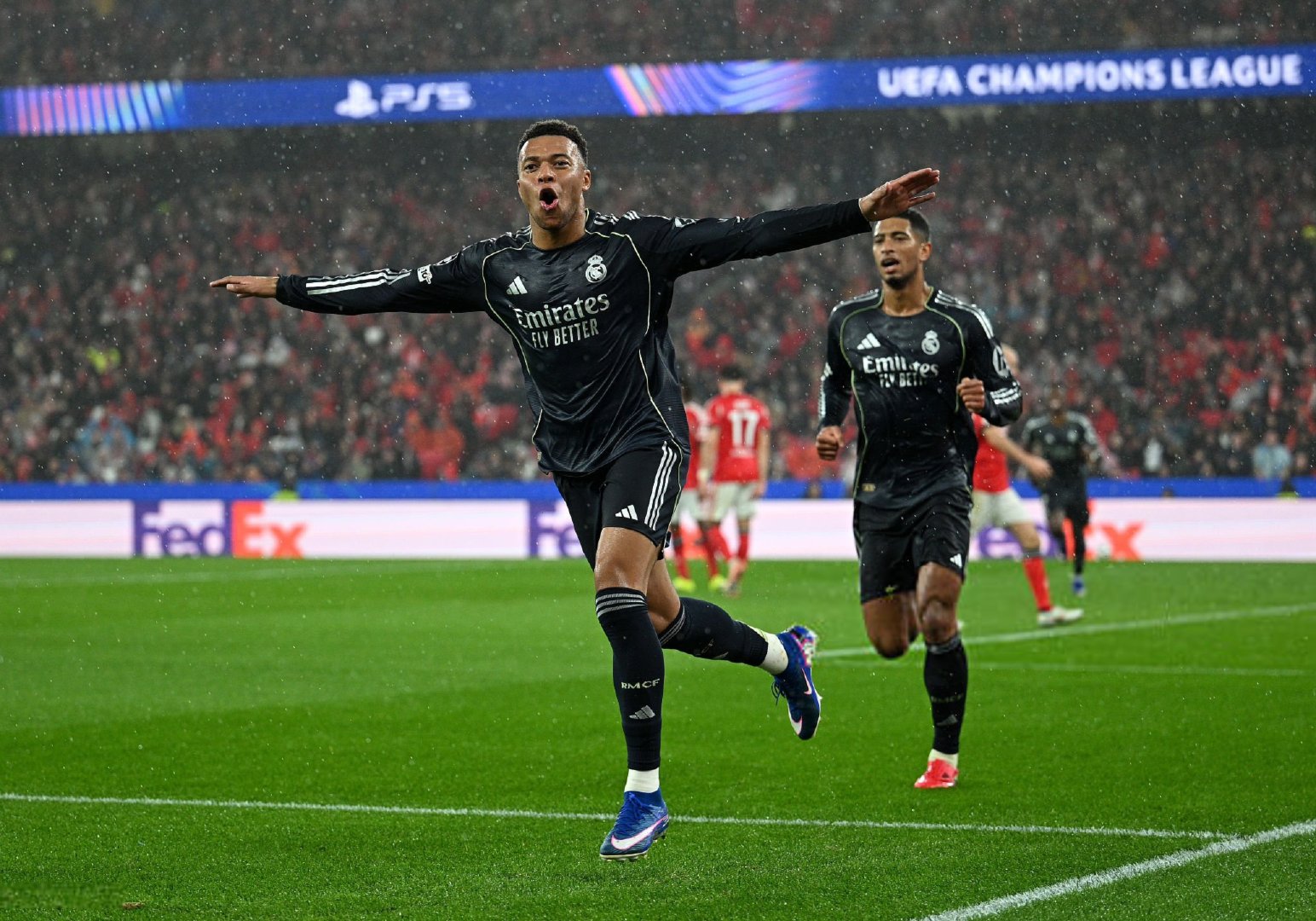 歐冠聯賽階段最后一輪對決_曼城壓哨突圍皇馬爆冷_青年歐冠聯賽積分榜