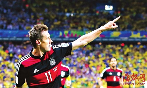 16球 克洛澤成第一射手