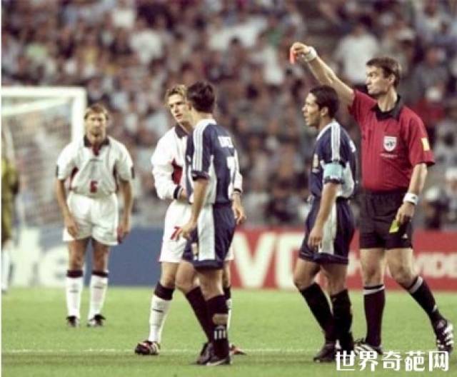 世界杯十大黑哨 馬拉多納上帝之手成就世紀經典