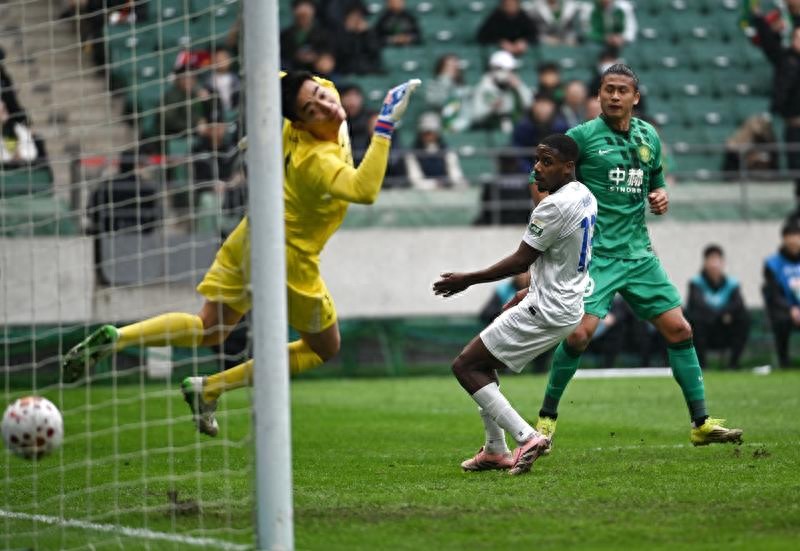 中超綜合：“京滬大戰”言和 衛冕冠軍再敗