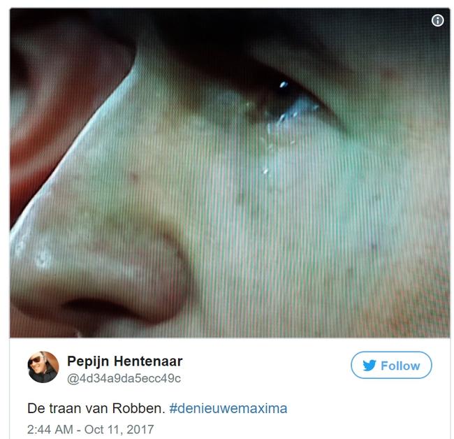 國(guó)歌響起，羅本眼中的淚光