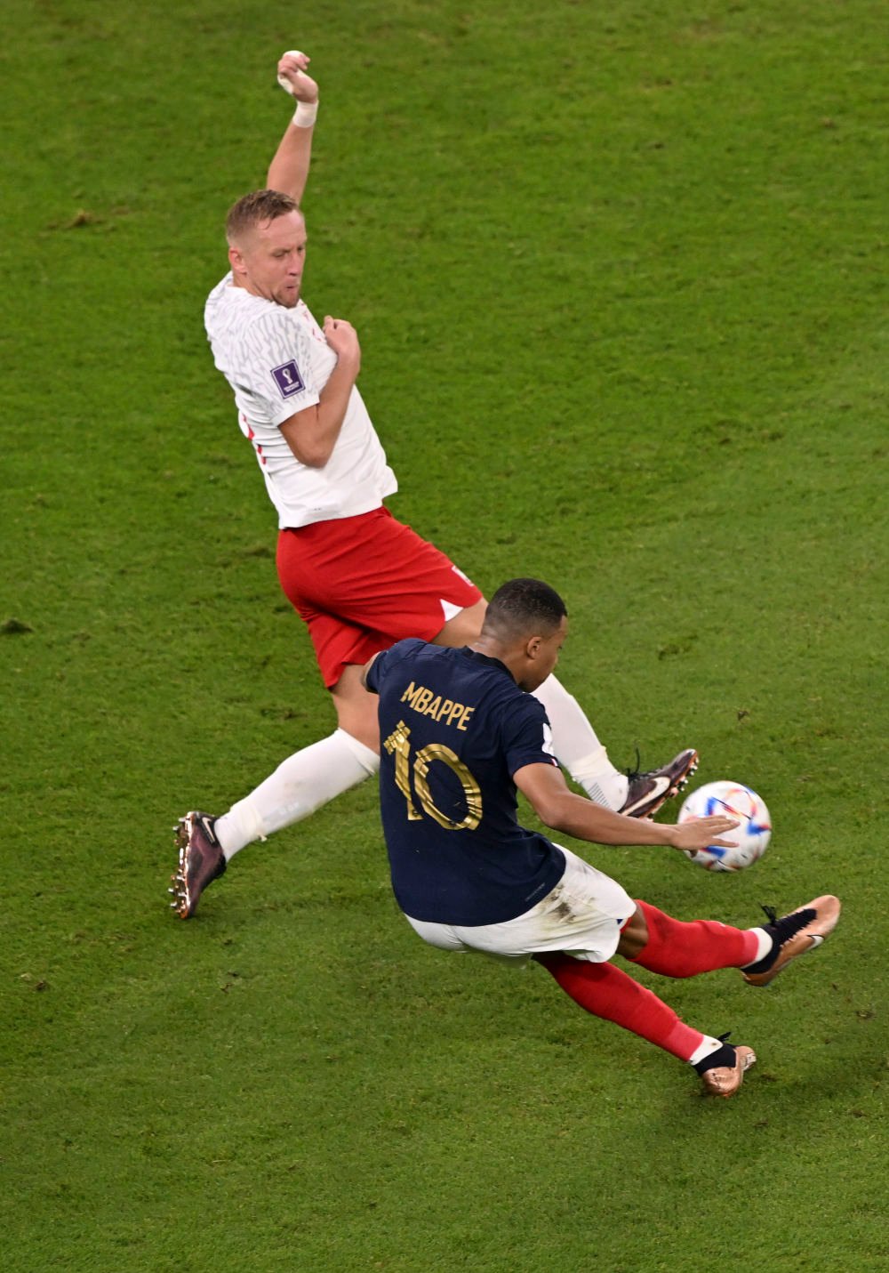 卡塔爾世界杯丨姆巴佩兩射一傳 法國隊戰勝波蘭隊晉級八強