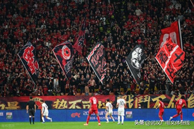 中超炸了！單輪28萬人創(chuàng)紀錄，3場破5萬太燃了