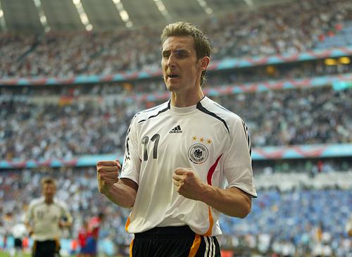 世界杯歷史射手榜_克洛澤 世界杯歷史第一射手 _ 克洛澤 頭球之王 