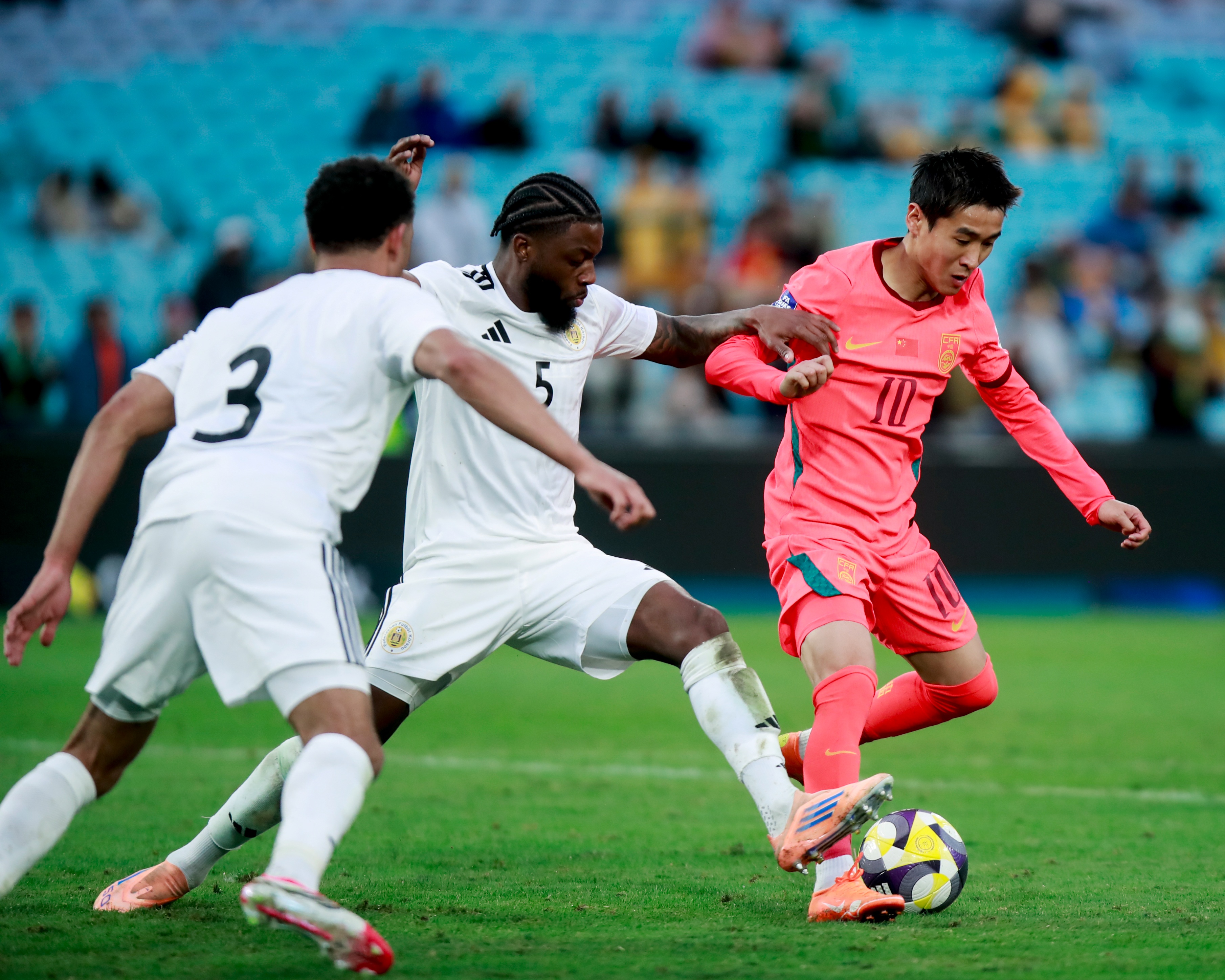 中國男足征戰世界杯歷史_中國男足戰勝庫拉索 2026國際足聯系列賽 邵佳一執教首秀