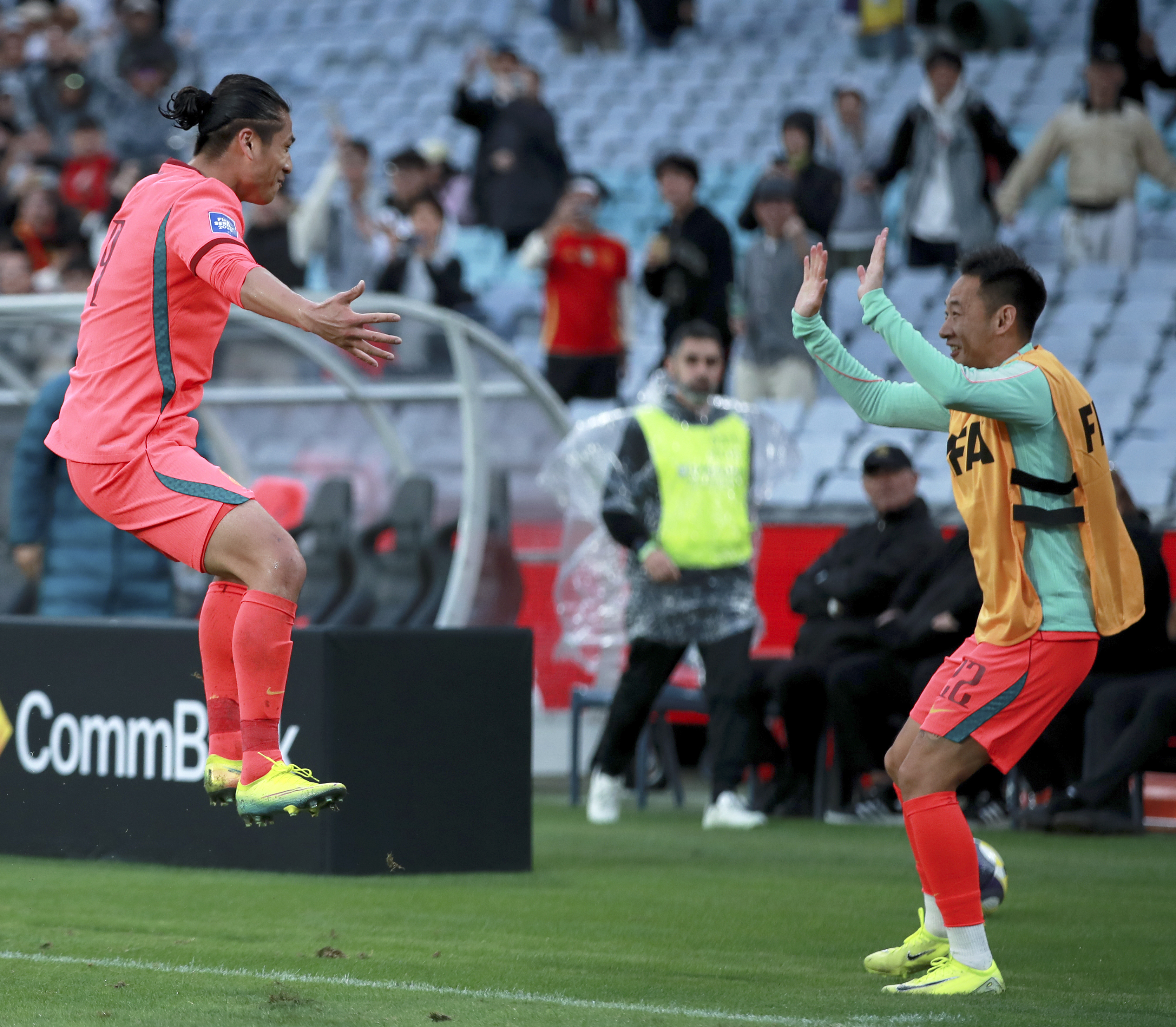 中國男足征戰世界杯歷史_中國男足戰勝庫拉索 2026國際足聯系列賽 邵佳一執教首秀