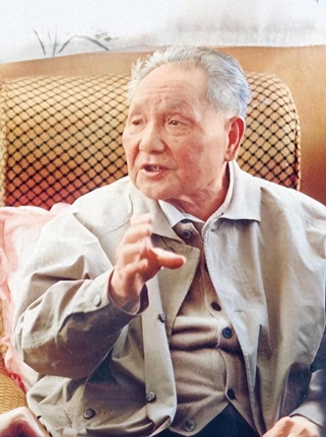 新中國(guó)一窮二白時(shí)國(guó)足為何能威震亞洲足壇？賀龍：踢不好就解散