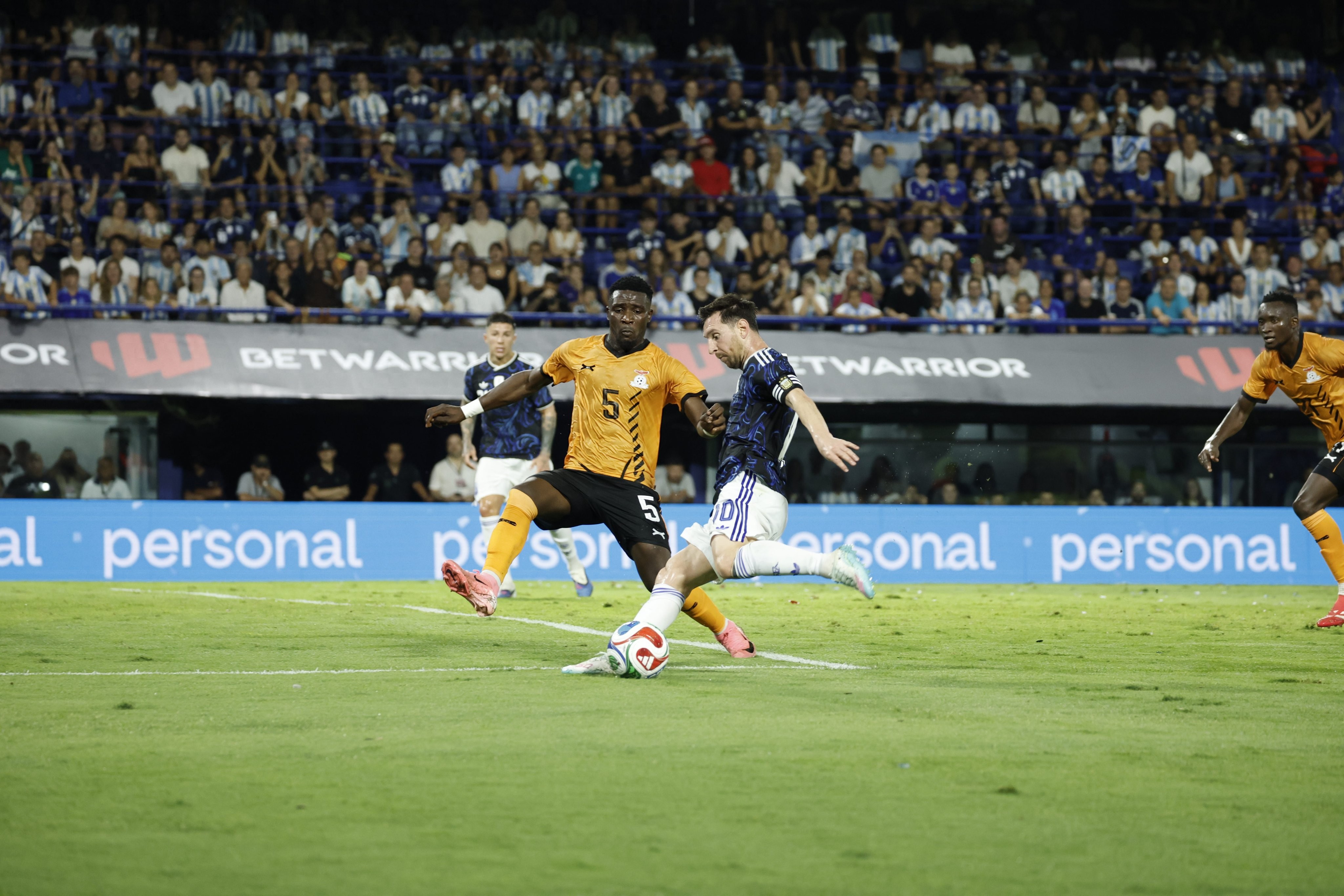 阿根廷國家隊隊長梅西：歷史最佳射手，198次出場