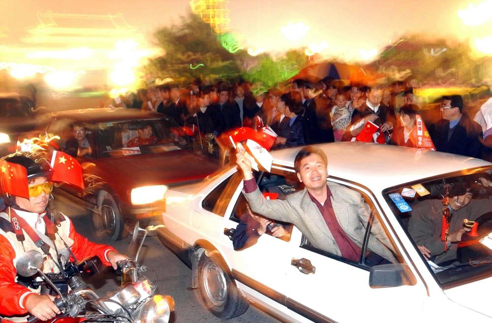 米盧蒂諾維奇上海紀(jì)念活動_2001年中國男足世界杯首次出線_中國男足征戰(zhàn)世界杯歷史