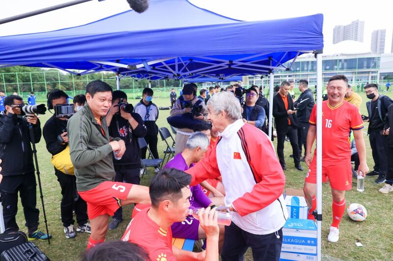 中國男足征戰(zhàn)世界杯歷史_米盧蒂諾維奇上海紀(jì)念活動_2001年中國男足世界杯首次出線