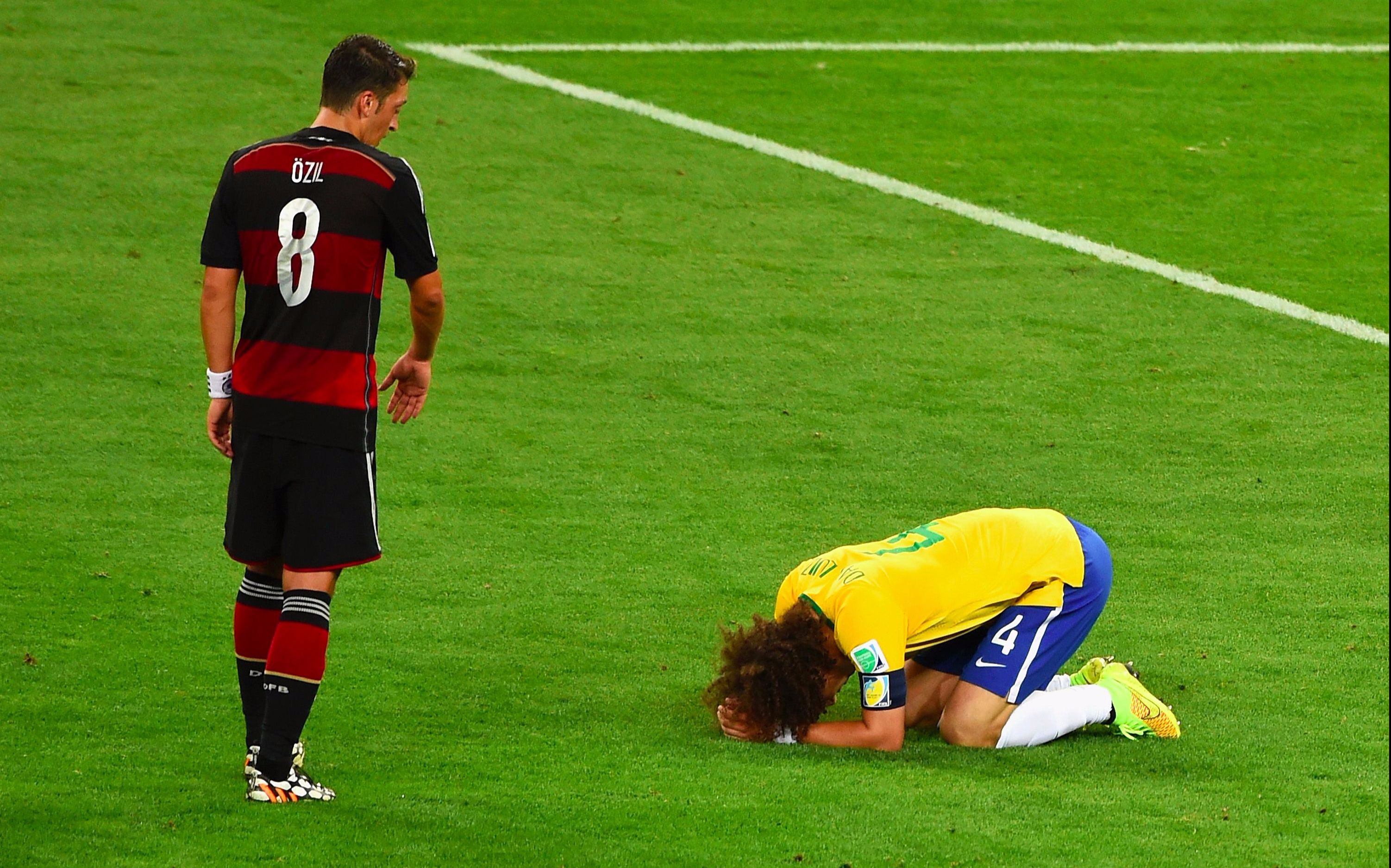 2014年世界杯半決賽德國巴西7-1慘案_世界杯歷史十大慘案_巔峰德國隊展現統治力