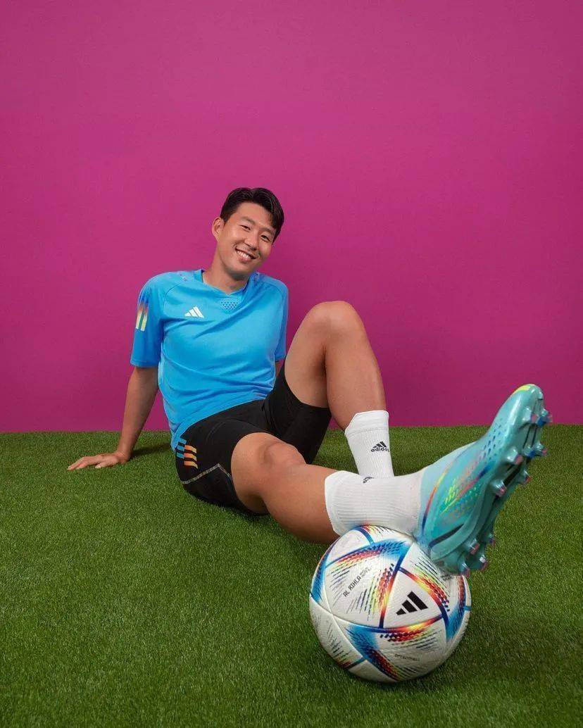 耐克阿迪世界杯歷史_世界杯32支球隊(duì)卡塔爾開(kāi)踢_(dá)adidas黃金戰(zhàn)靴梅西最后之旅