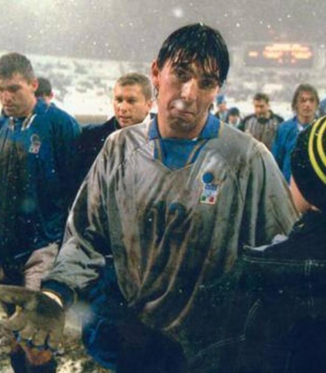 歷史世界杯最佳陣容_意大利門將布馮職業(yè)生涯_布馮最佳陣容