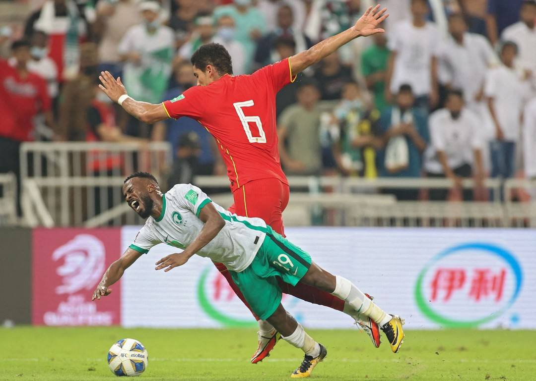 國足沖擊世界杯形勢嚴峻_中國男足十二強賽沙特戰_國足沖擊世界杯歷史